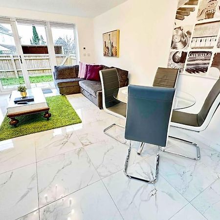 Paradigm House, Stunning 2-Bedroom Apartment 1, Free Parking, Oxford Exterior photo